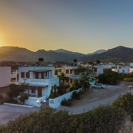 Akrotiri Apartments Makrýgialos Екстериор снимка