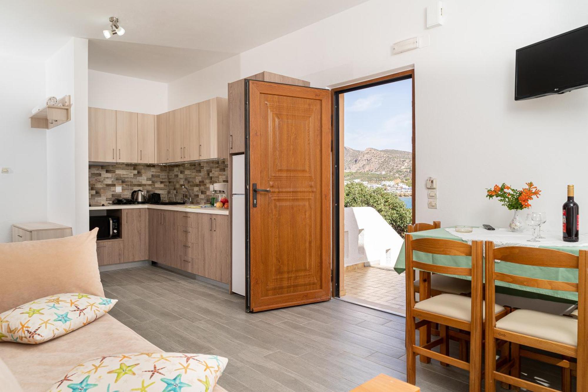 Akrotiri Apartments Makrýgialos Екстериор снимка
