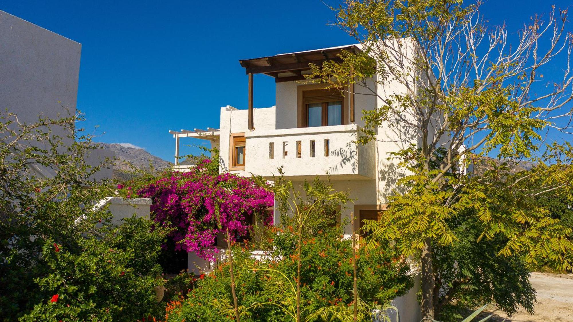 Akrotiri Apartments Makrýgialos Екстериор снимка